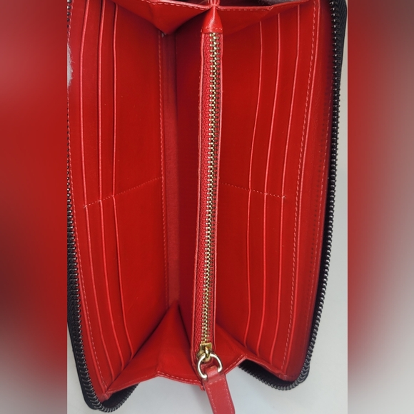 SOLD ❌Christian Louboutin Black Zippy Panettone Wallet - Picture 8 of 11